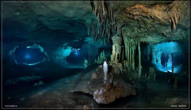 beautiful_underwater_caves_36